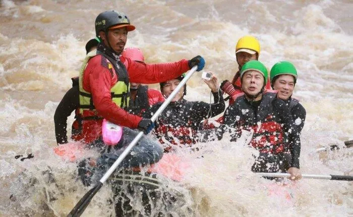 ล่องแก่งลำน้ำเข็ก เฮ้วทัวร์